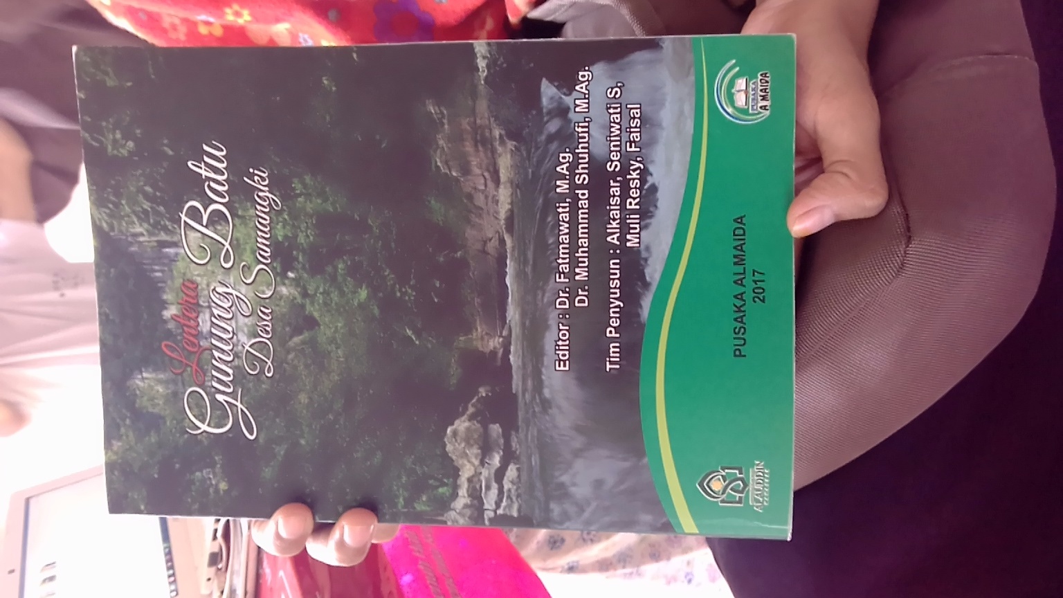 Gambar LENTERA GUNUNG BATU DESA SEMANGKI; LAPORAN KKN DICETAK MENJADI BUKU